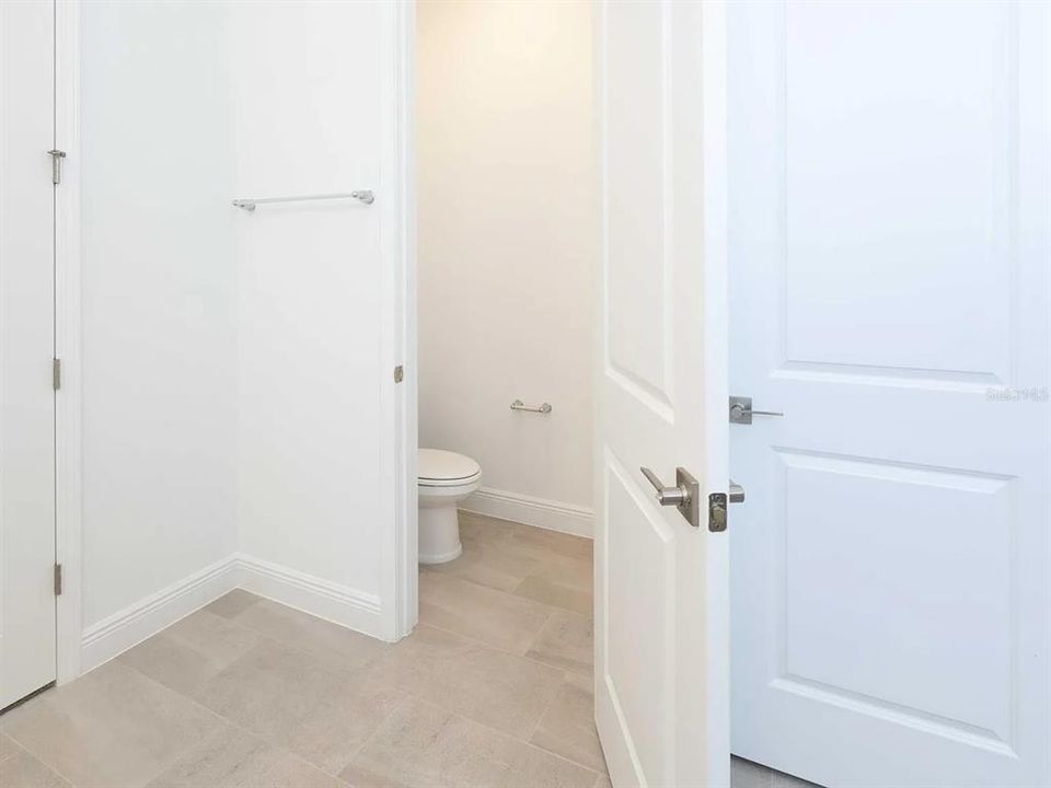 En Renta: $5,600 (5 camas, 3 baños, 3092 Pies cuadrados)