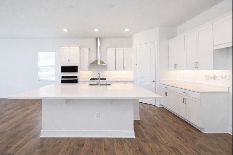 En Renta: $5,600 (5 camas, 3 baños, 3092 Pies cuadrados)