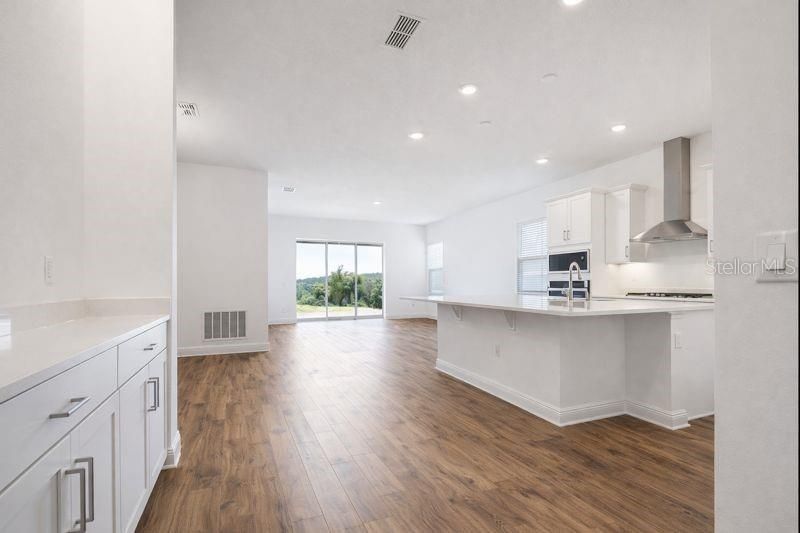 En Renta: $5,600 (5 camas, 3 baños, 3092 Pies cuadrados)