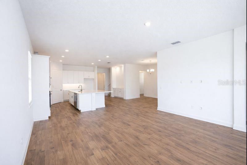 En Renta: $5,600 (5 camas, 3 baños, 3092 Pies cuadrados)