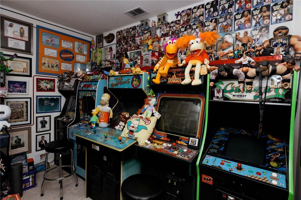 Под контрактом: $520,000 (4 спален, 3 ванн, 2459 Квадратных фут)