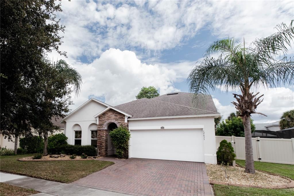 Под контрактом: $520,000 (4 спален, 3 ванн, 2459 Квадратных фут)