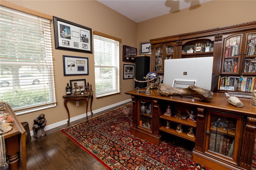 Под контрактом: $520,000 (4 спален, 3 ванн, 2459 Квадратных фут)