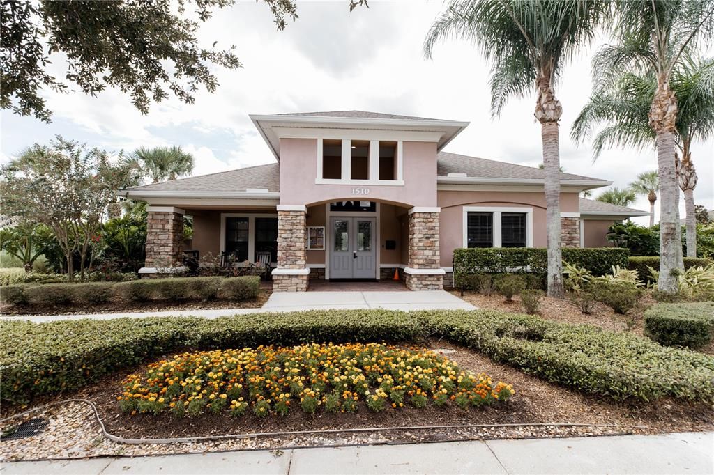 Под контрактом: $520,000 (4 спален, 3 ванн, 2459 Квадратных фут)