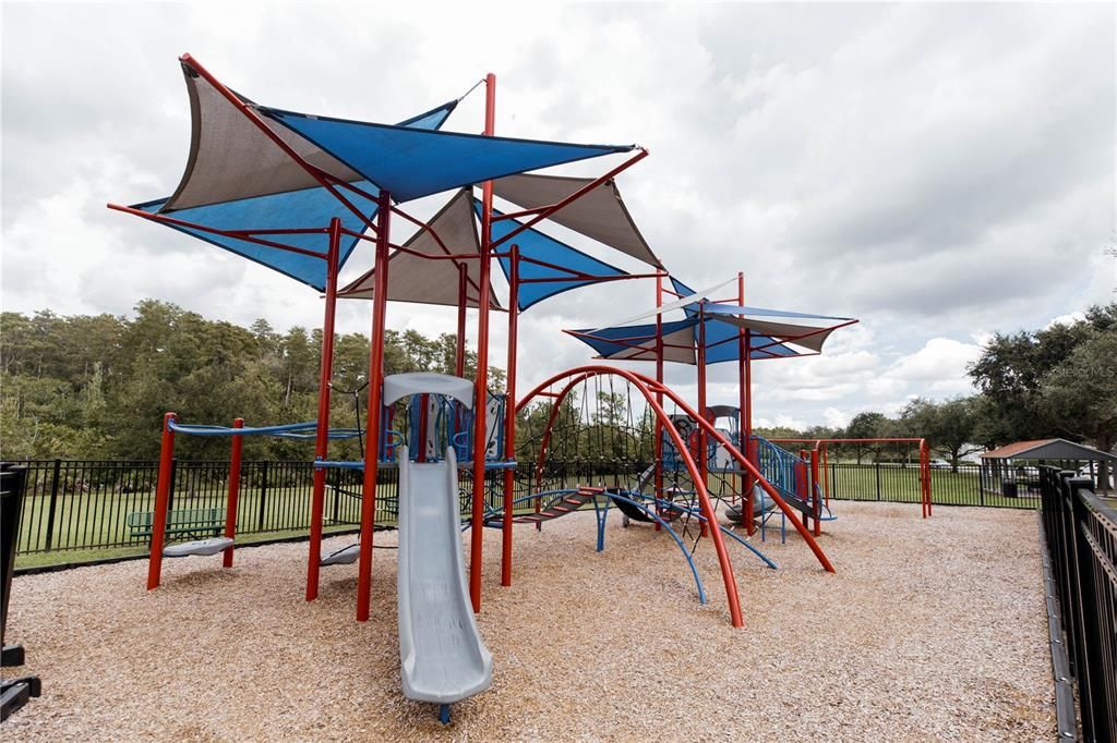 Под контрактом: $520,000 (4 спален, 3 ванн, 2459 Квадратных фут)