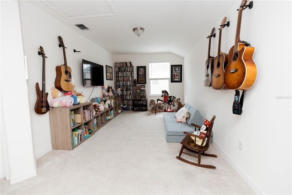 Под контрактом: $520,000 (4 спален, 3 ванн, 2459 Квадратных фут)