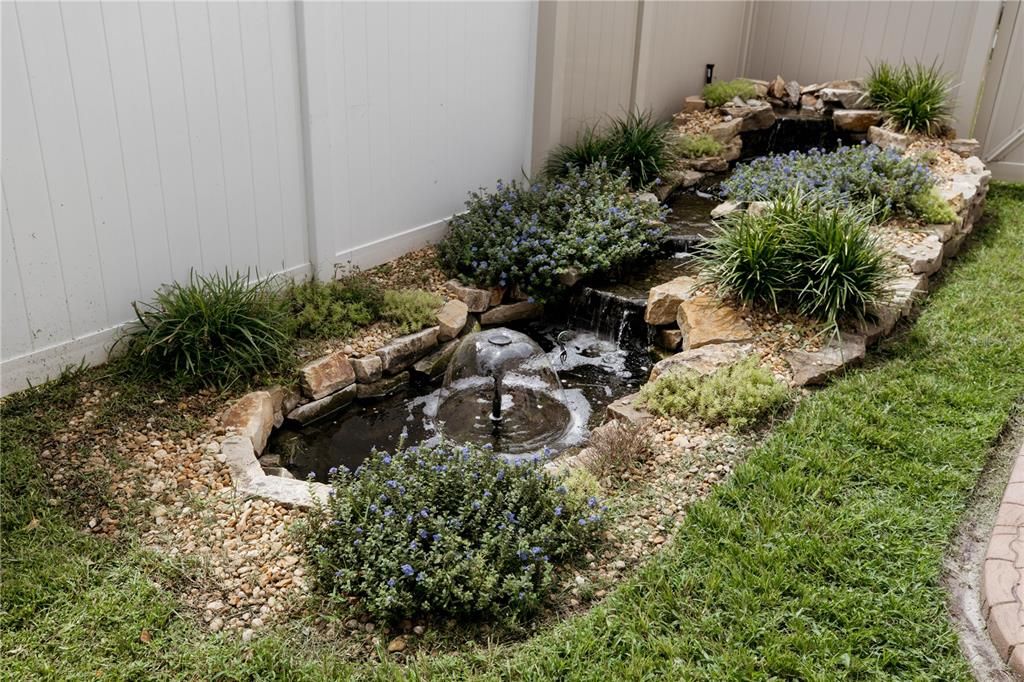 Под контрактом: $520,000 (4 спален, 3 ванн, 2459 Квадратных фут)