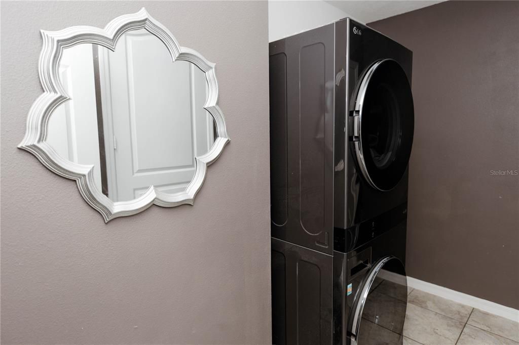 Под контрактом: $520,000 (4 спален, 3 ванн, 2459 Квадратных фут)