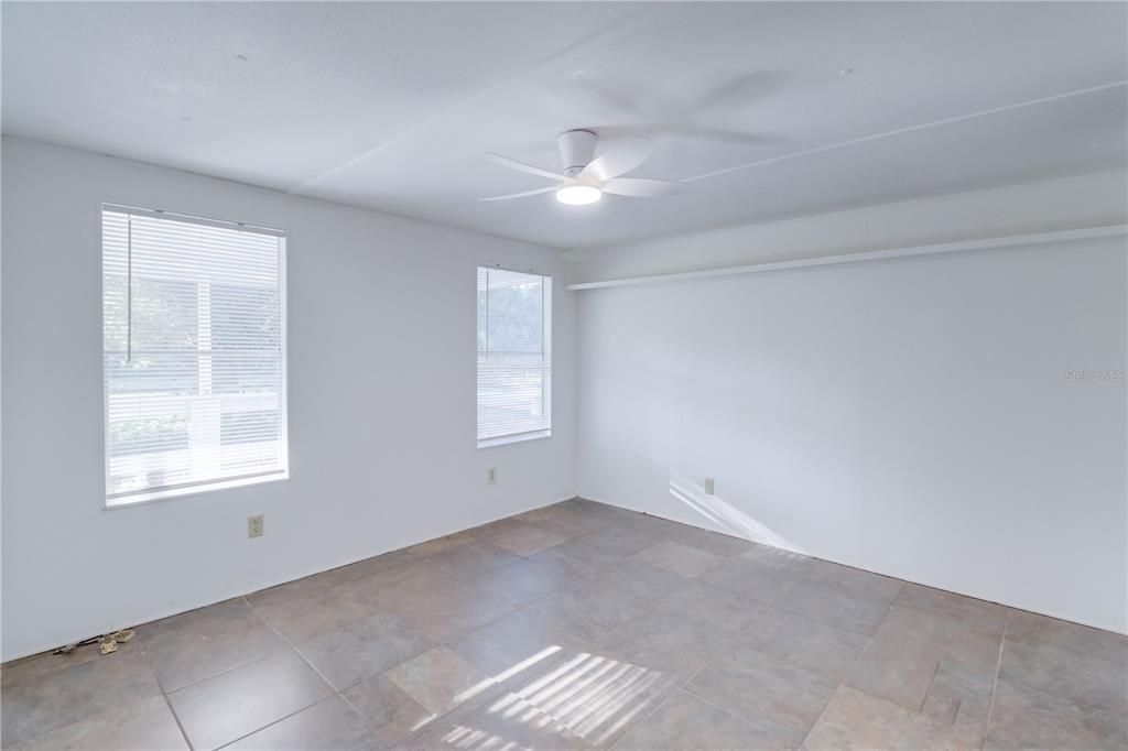 En Venta: $545,000 (3 camas, 2 baños, 960 Pies cuadrados)