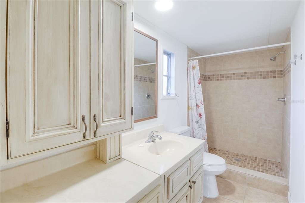 En Venta: $545,000 (3 camas, 2 baños, 960 Pies cuadrados)