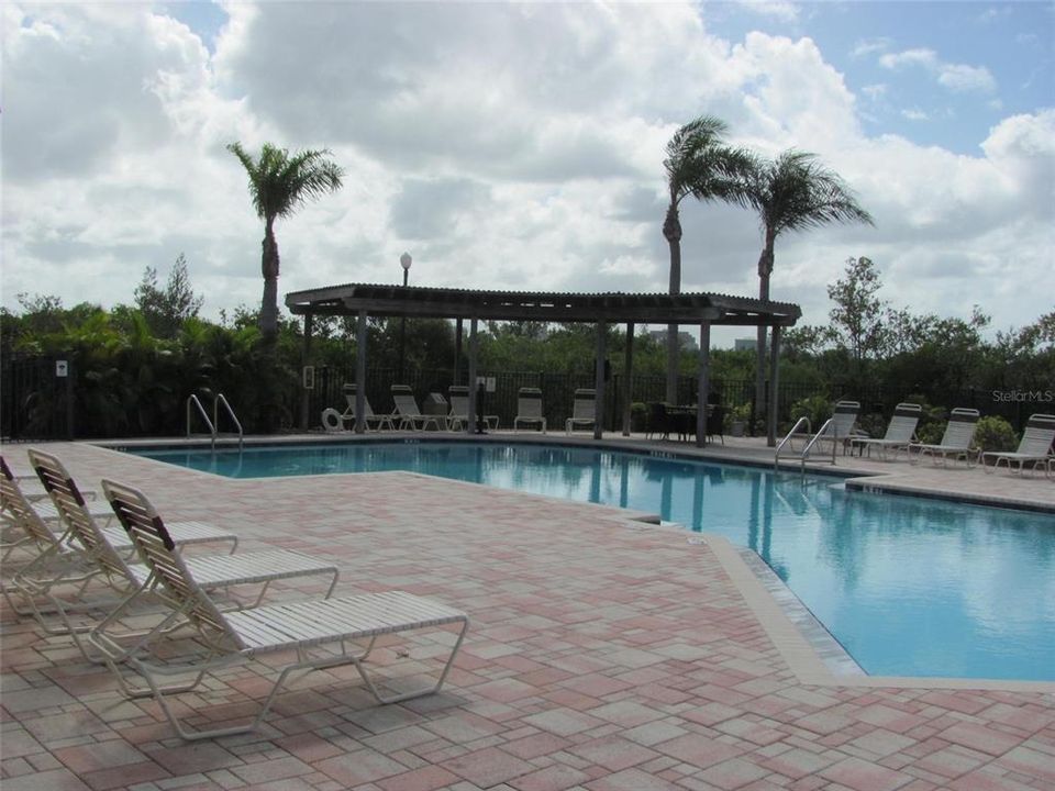 For Rent: $1,400 (1 beds, 1 baths, 656 Square Feet)