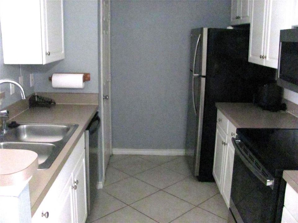 For Rent: $1,400 (1 beds, 1 baths, 656 Square Feet)