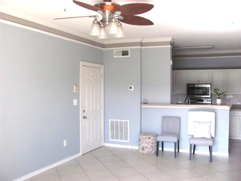 For Rent: $1,400 (1 beds, 1 baths, 656 Square Feet)