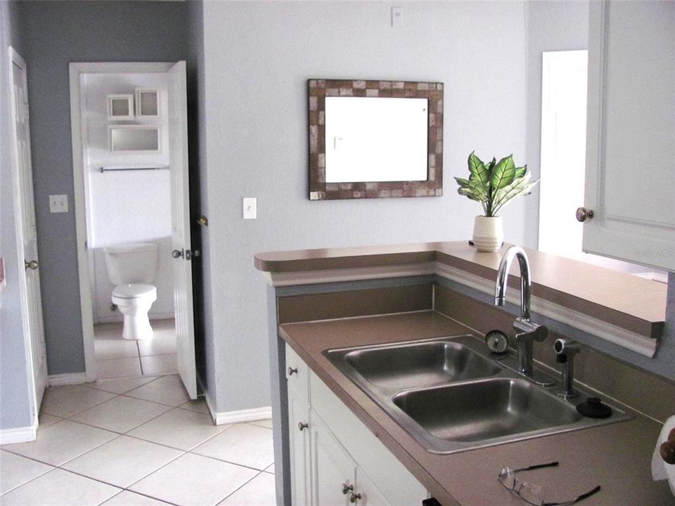 For Rent: $1,400 (1 beds, 1 baths, 656 Square Feet)