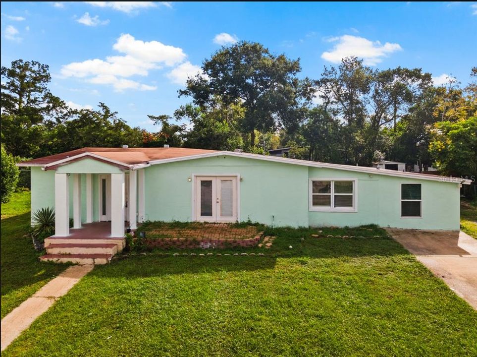 Active With Contract: $240,000 (5 beds, 3 baths, 2166 Square Feet)