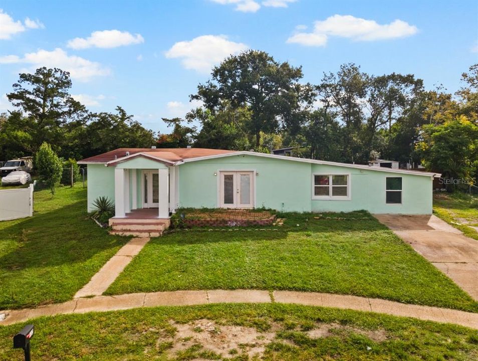 Active With Contract: $240,000 (5 beds, 3 baths, 2166 Square Feet)