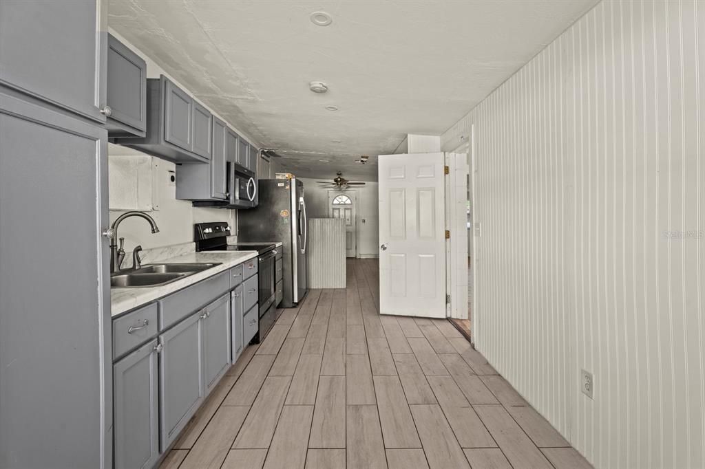 Active With Contract: $240,000 (5 beds, 3 baths, 2166 Square Feet)