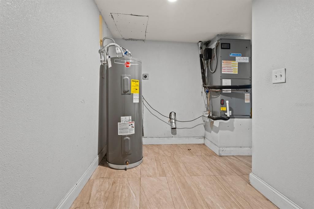 Active With Contract: $240,000 (5 beds, 3 baths, 2166 Square Feet)