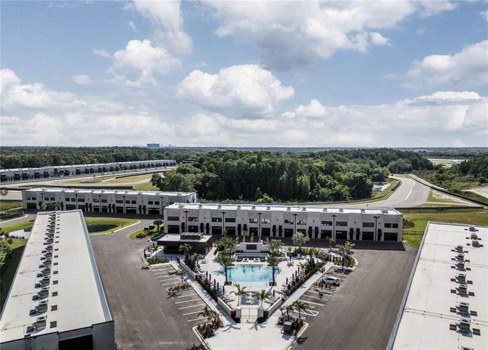 待售: $390,000 (0 贝兹, 0 浴室, 697 平方英尺)