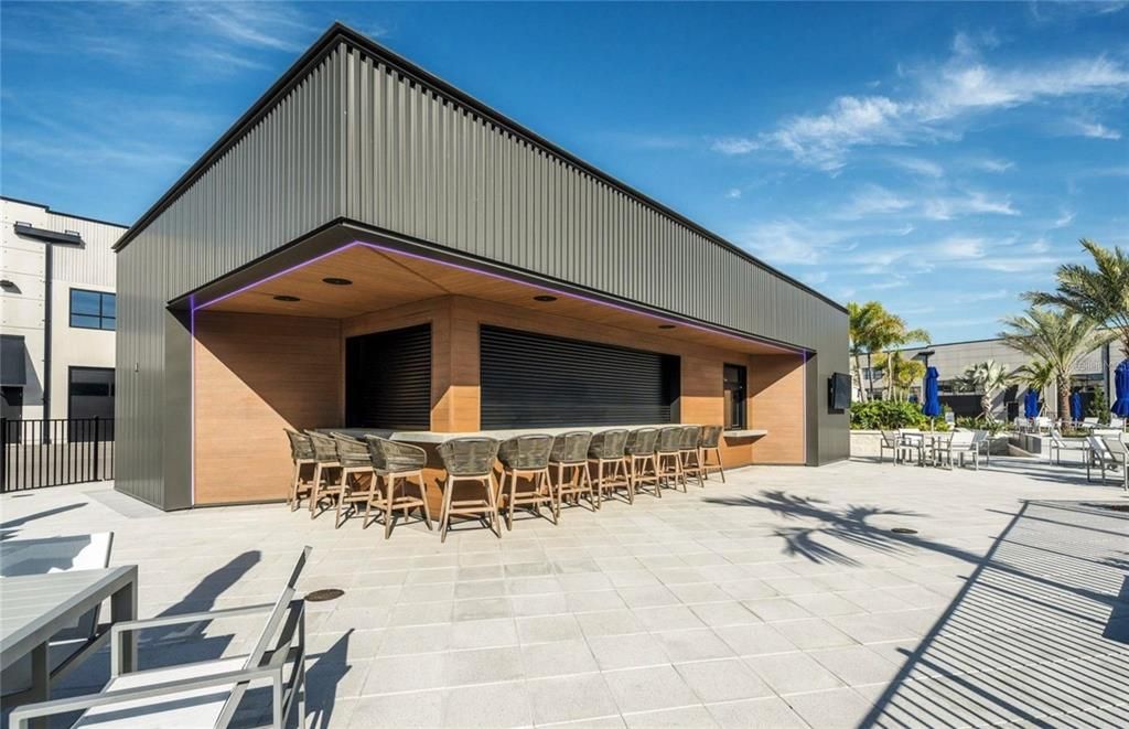 待售: $390,000 (0 贝兹, 0 浴室, 697 平方英尺)