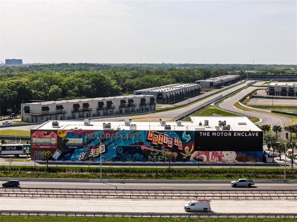 待售: $390,000 (0 贝兹, 0 浴室, 697 平方英尺)