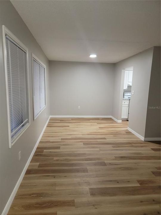 For Rent: $1,295 (2 beds, 1 baths, 700 Square Feet)