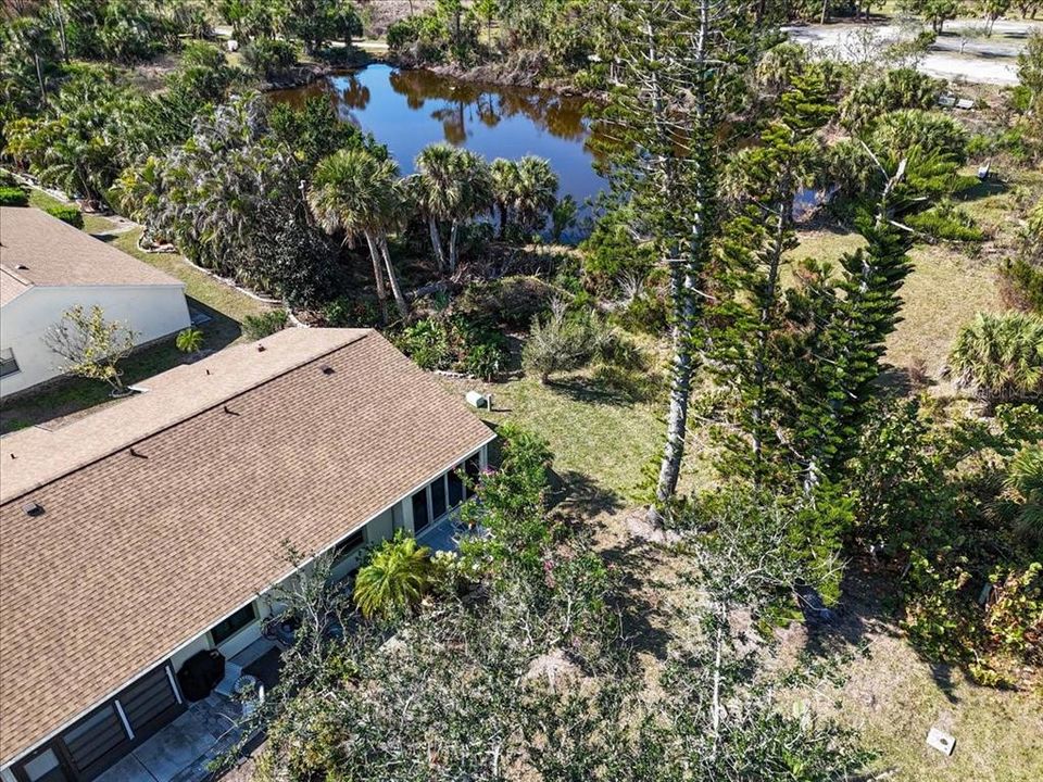 For Sale: $138,000 (2 beds, 2 baths, 1037 Square Feet)