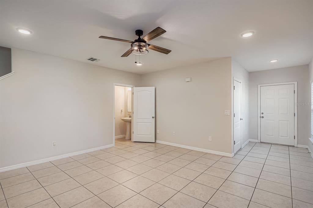 Active With Contract: $289,000 (3 beds, 2 baths, 1758 Square Feet)