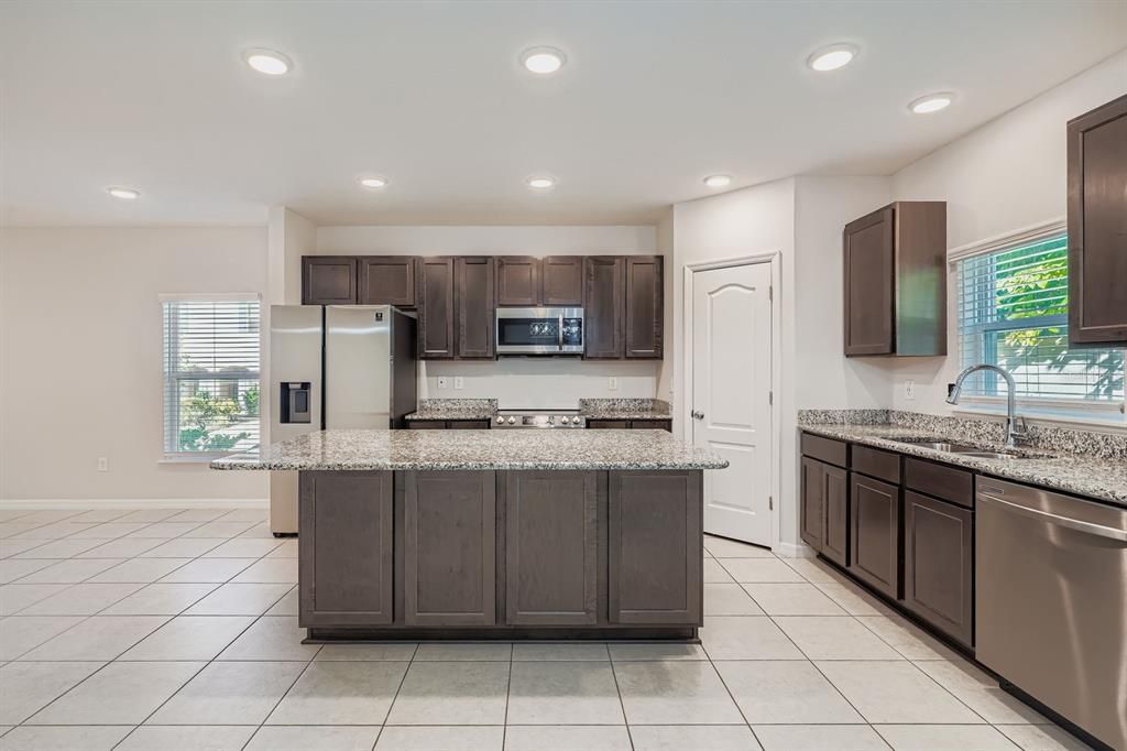 Active With Contract: $289,000 (3 beds, 2 baths, 1758 Square Feet)