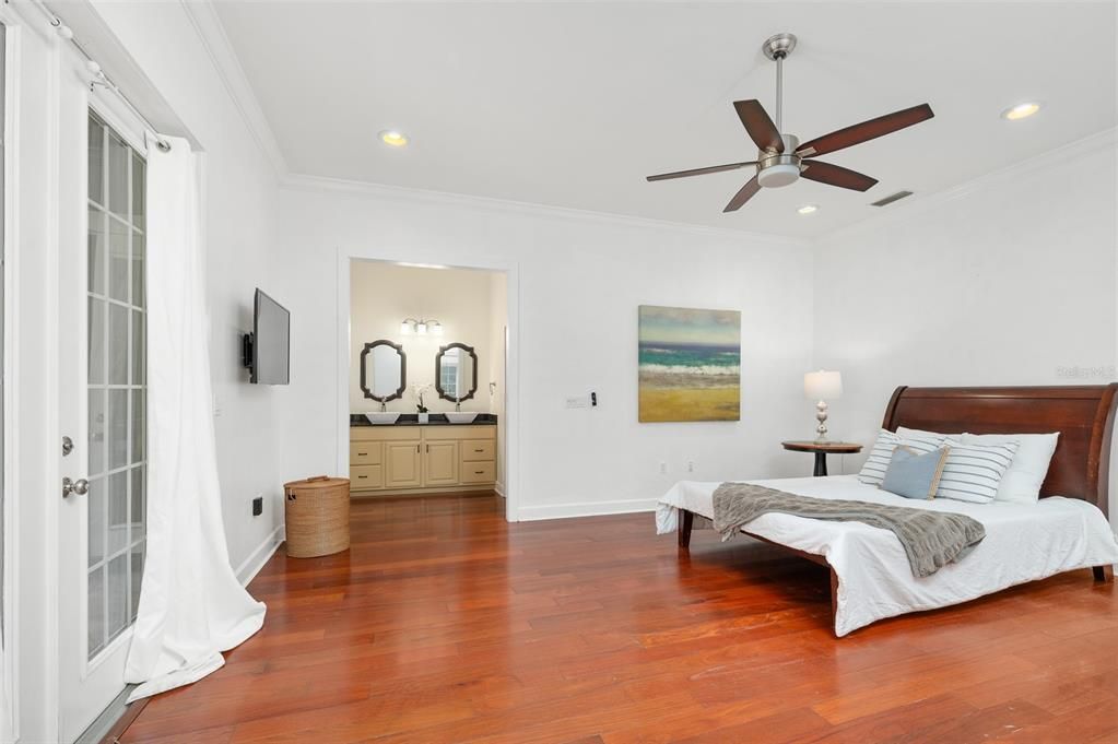 待售: $949,900 (4 贝兹, 4 浴室, 4523 平方英尺)