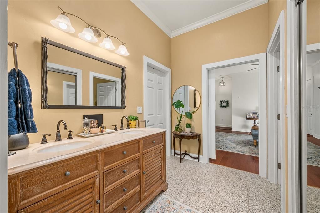 待售: $949,900 (4 贝兹, 4 浴室, 4523 平方英尺)