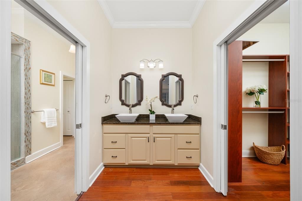 待售: $949,900 (4 贝兹, 4 浴室, 4523 平方英尺)