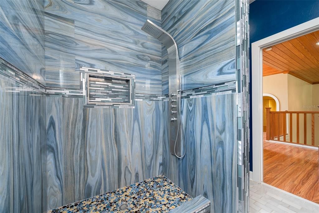 待售: $949,900 (4 贝兹, 4 浴室, 4523 平方英尺)