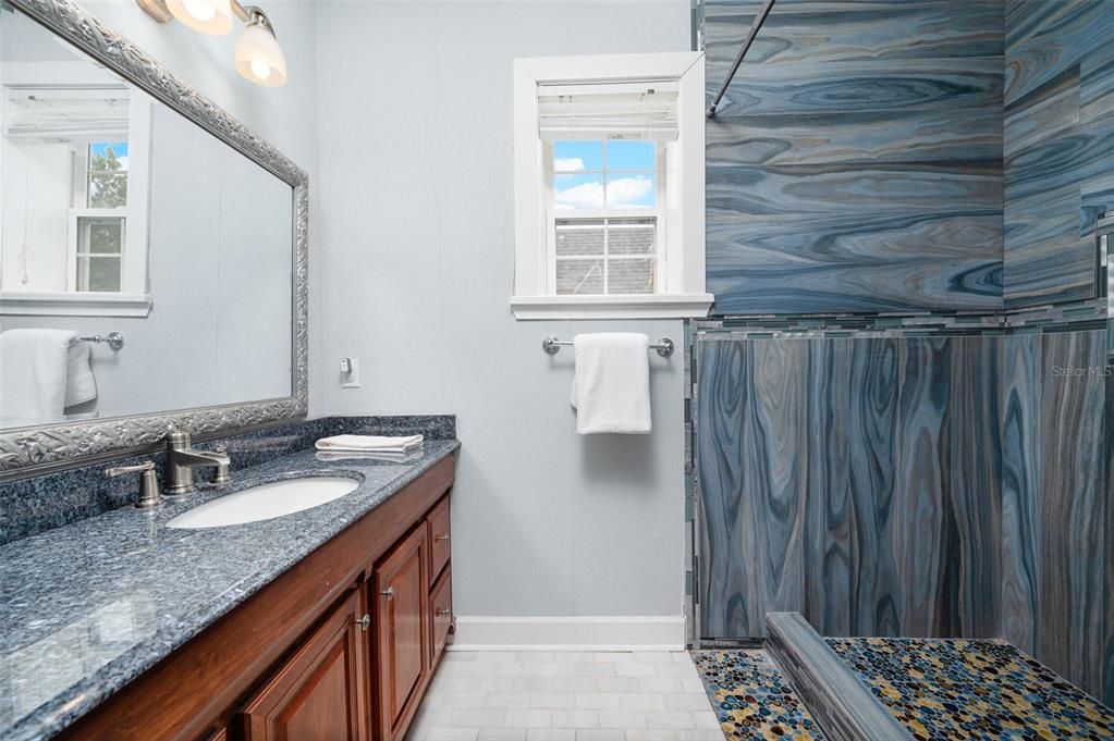 待售: $949,900 (4 贝兹, 4 浴室, 4523 平方英尺)