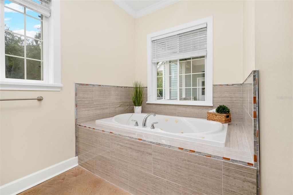 待售: $949,900 (4 贝兹, 4 浴室, 4523 平方英尺)