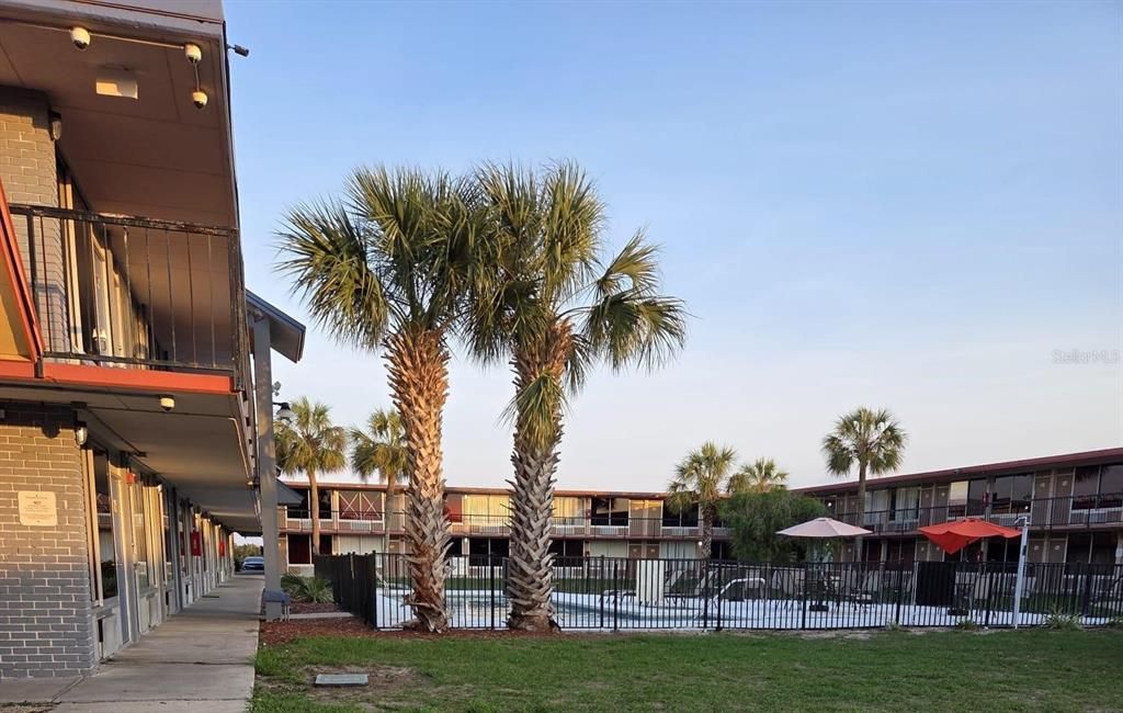 待售: $78,000 (1 贝兹, 1 浴室, 300 平方英尺)