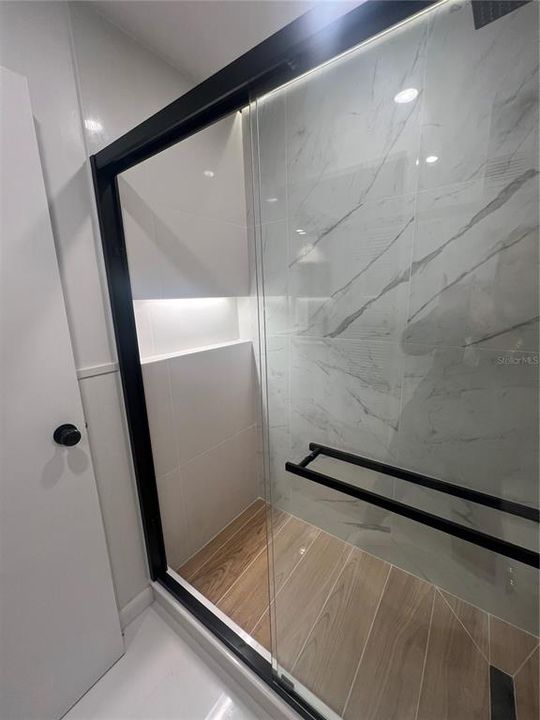 待售: $78,000 (1 贝兹, 1 浴室, 300 平方英尺)