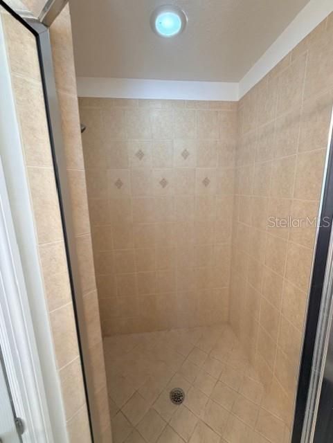 合同活跃: $2,100 (3 贝兹, 2 浴室, 1472 平方英尺)