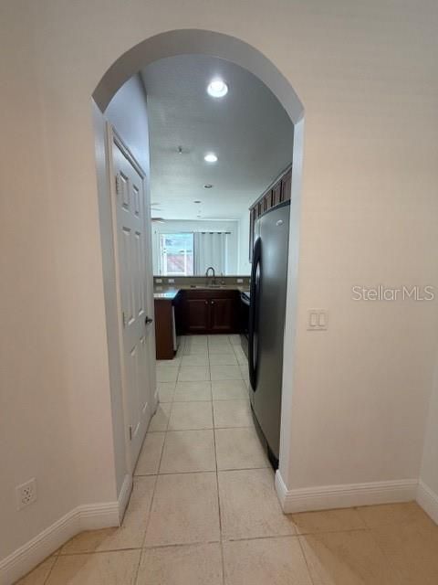 合同活跃: $2,100 (3 贝兹, 2 浴室, 1472 平方英尺)