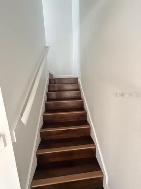 合同活跃: $2,100 (3 贝兹, 2 浴室, 1472 平方英尺)