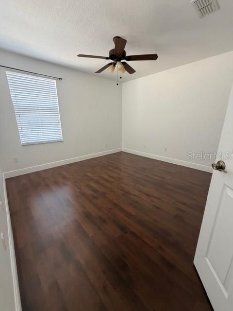 合同活跃: $2,100 (3 贝兹, 2 浴室, 1472 平方英尺)