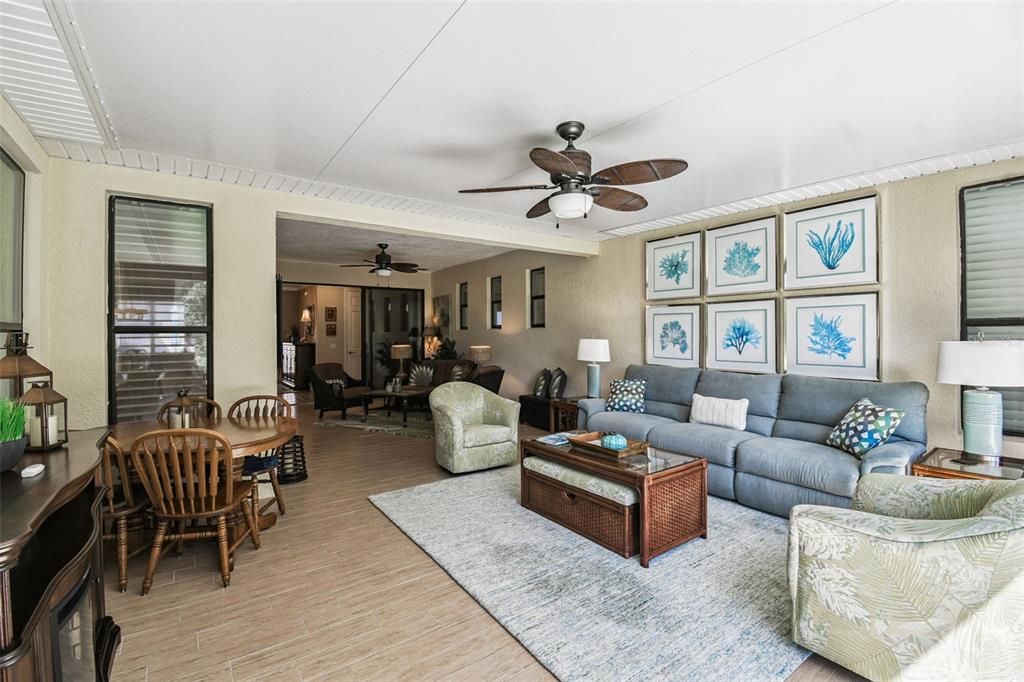 For Sale: $474,000 (2 beds, 2 baths, 2956 Square Feet)