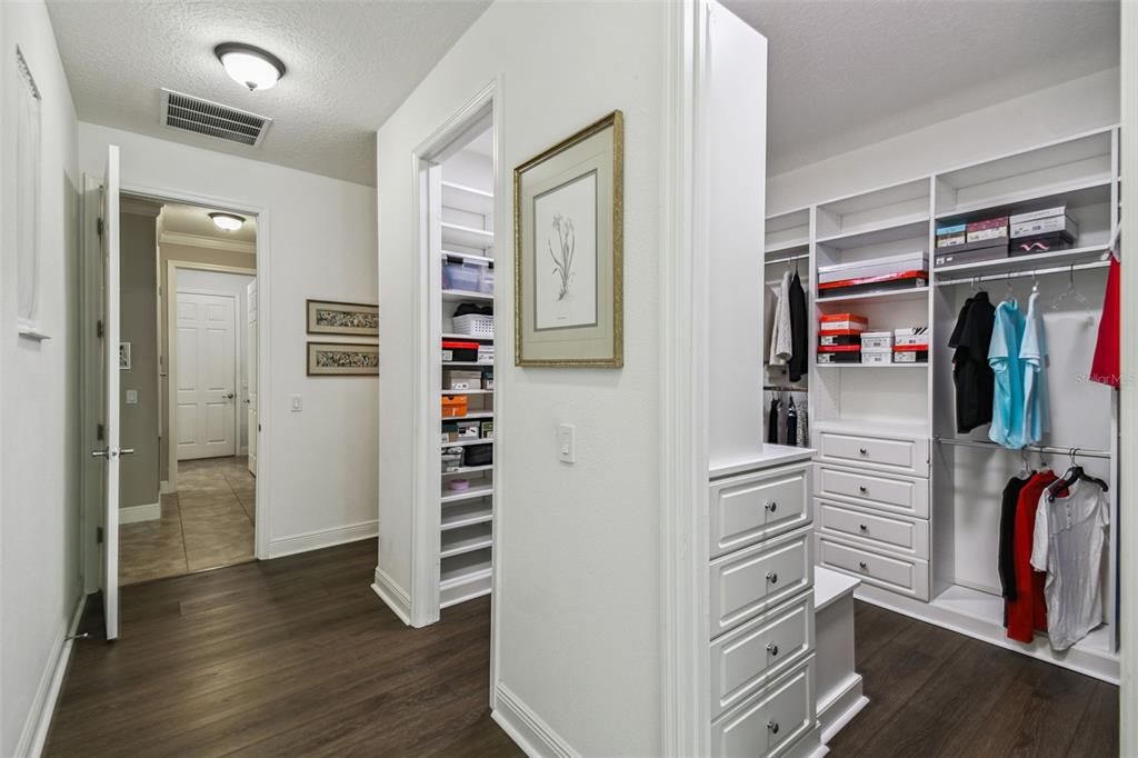 For Sale: $474,000 (2 beds, 2 baths, 2956 Square Feet)