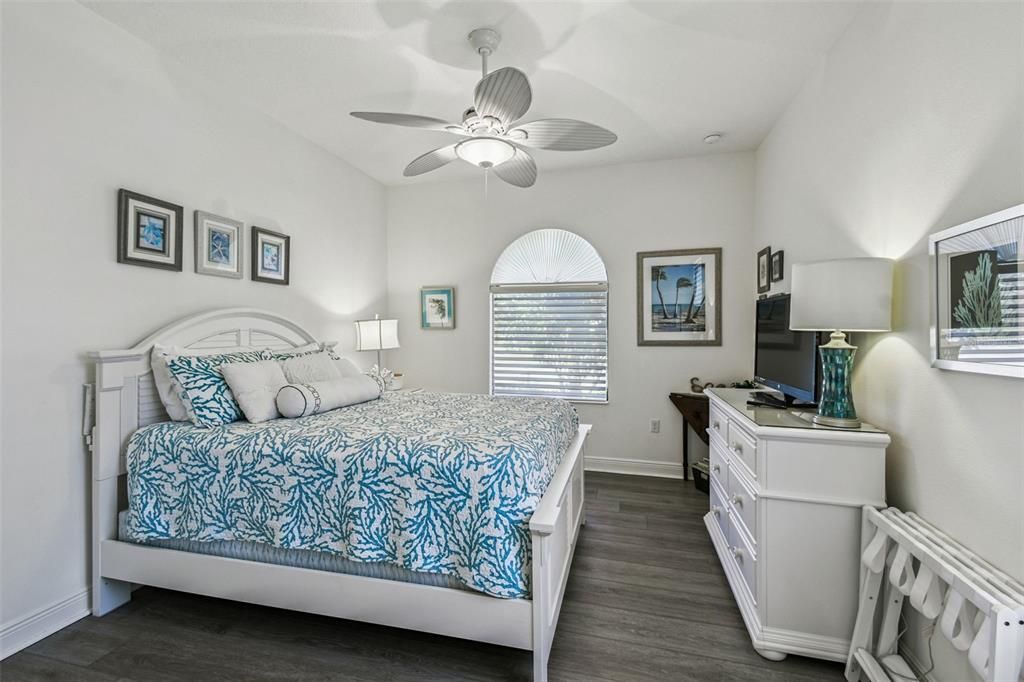 For Sale: $474,000 (2 beds, 2 baths, 2956 Square Feet)