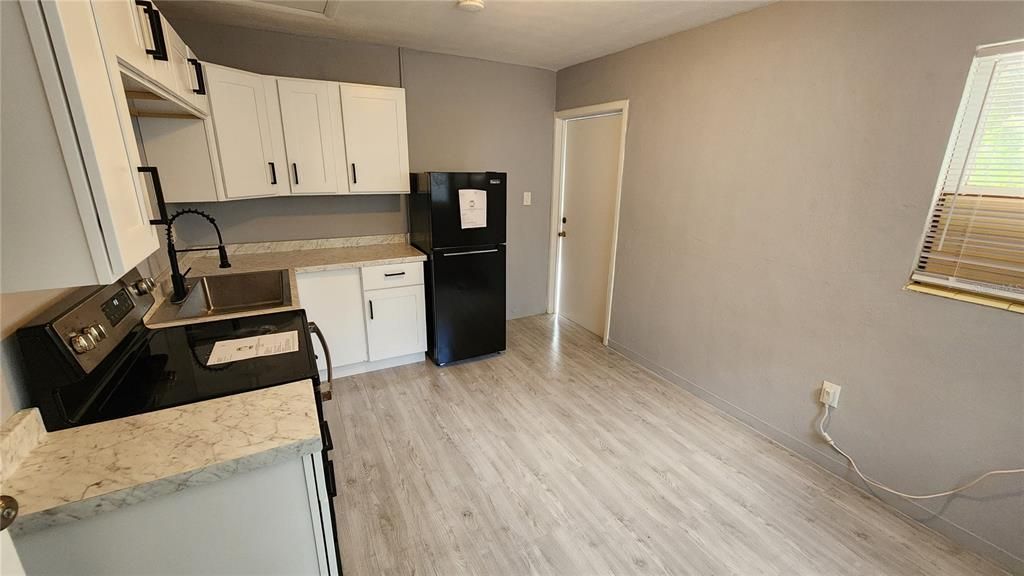 For Sale: $445,000 (5 beds, 0 baths, 2287 Square Feet)