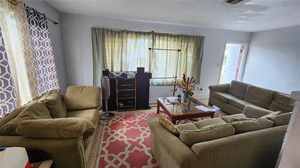 For Sale: $445,000 (5 beds, 0 baths, 2287 Square Feet)