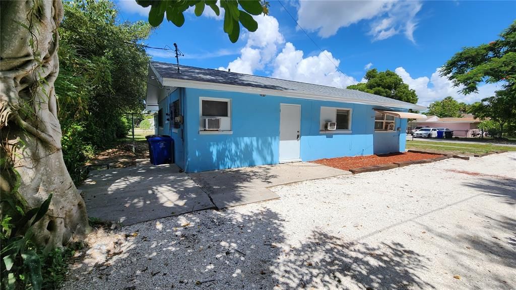 For Sale: $445,000 (5 beds, 0 baths, 2287 Square Feet)