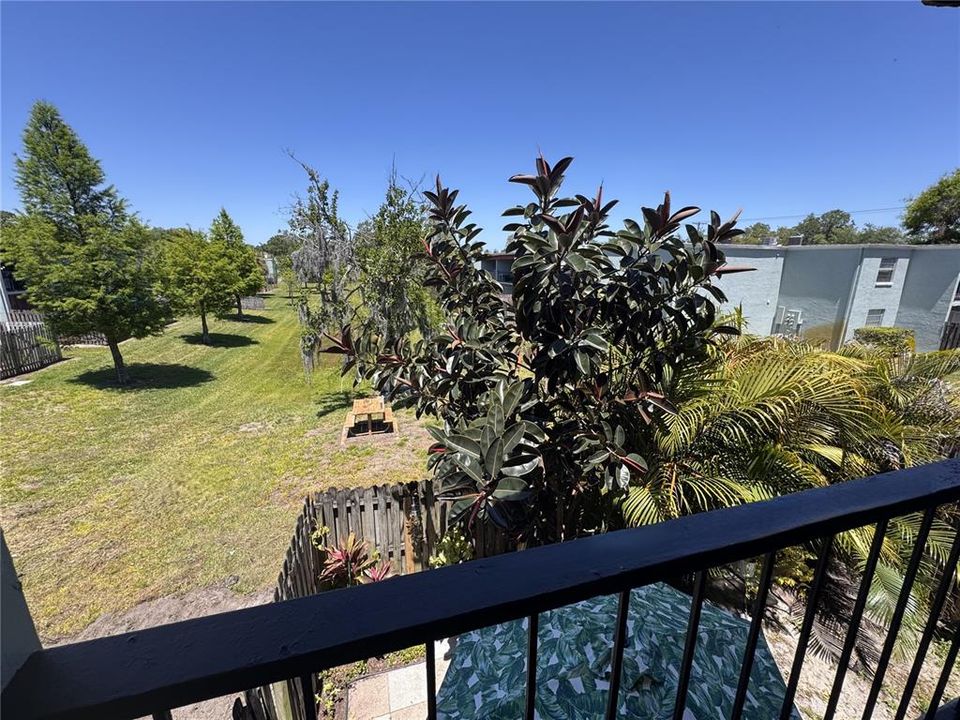 For Sale: $140,000 (1 beds, 1 baths, 742 Square Feet)