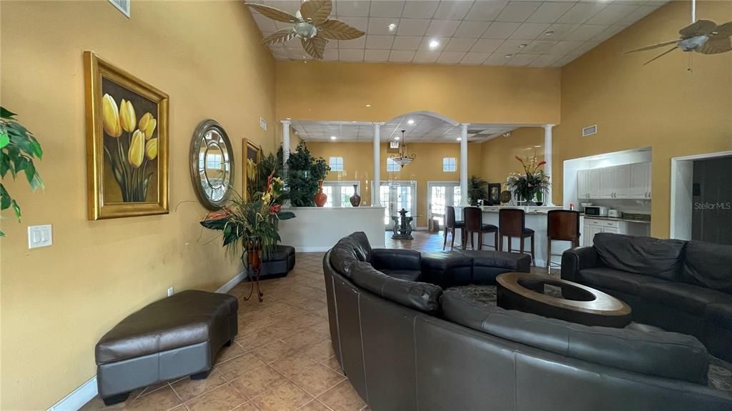 For Sale: $140,000 (1 beds, 1 baths, 742 Square Feet)