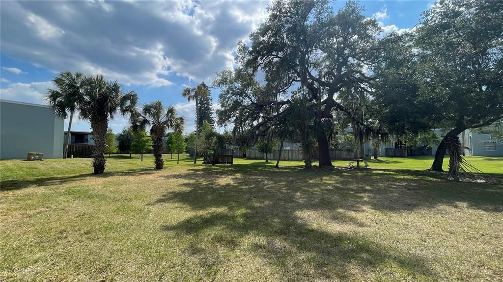 For Sale: $140,000 (1 beds, 1 baths, 742 Square Feet)